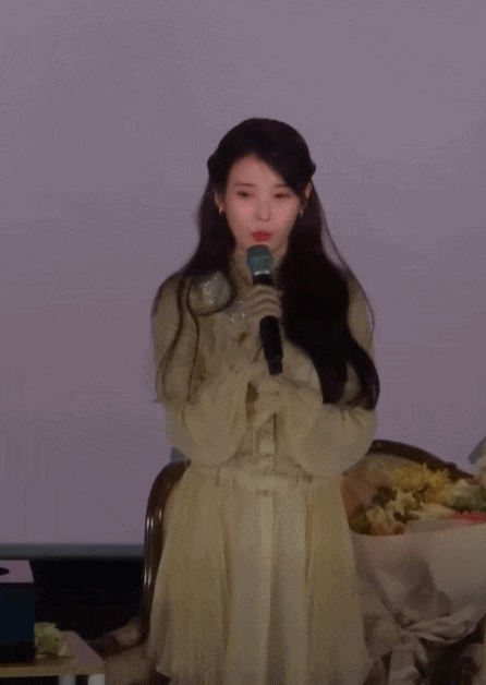 Showbiz có mỹ nhân cứ ra nhạc là top 1 cả nước, bỗng thành "tội đồ quốc dân" xin lỗi vẫn không được tha  - Ảnh 10.