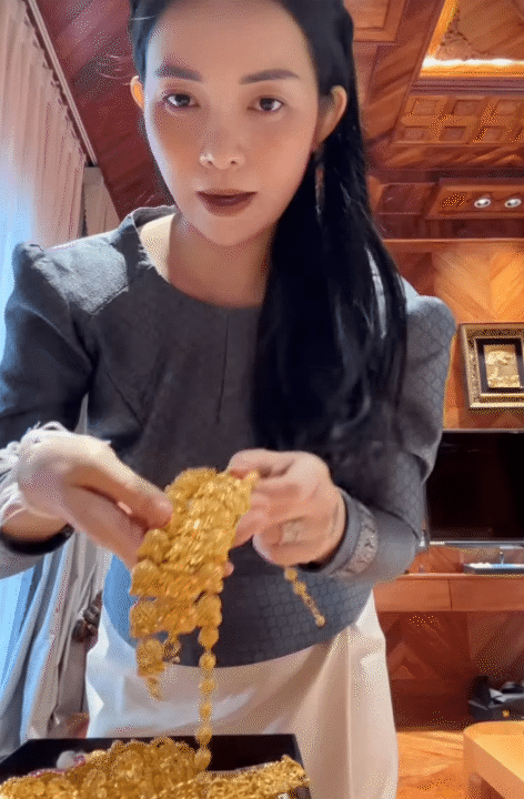 Nàng dâu ngoại quốc có gia thế "khủng" nhất Việt Nam, mỗi lần về nhà ngoại là cả MXH dậy sóng- Ảnh 14.