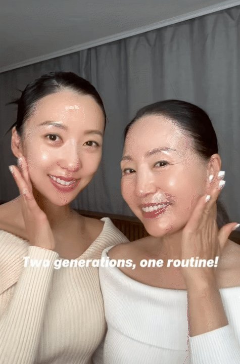 Mẹ 71 tuổi, con gái 43 tuổi mà da dẻ vẫn căng mịn, hồng hào: Bí quyết nằm ở cách dùng retinol ít người để ý- Ảnh 2.