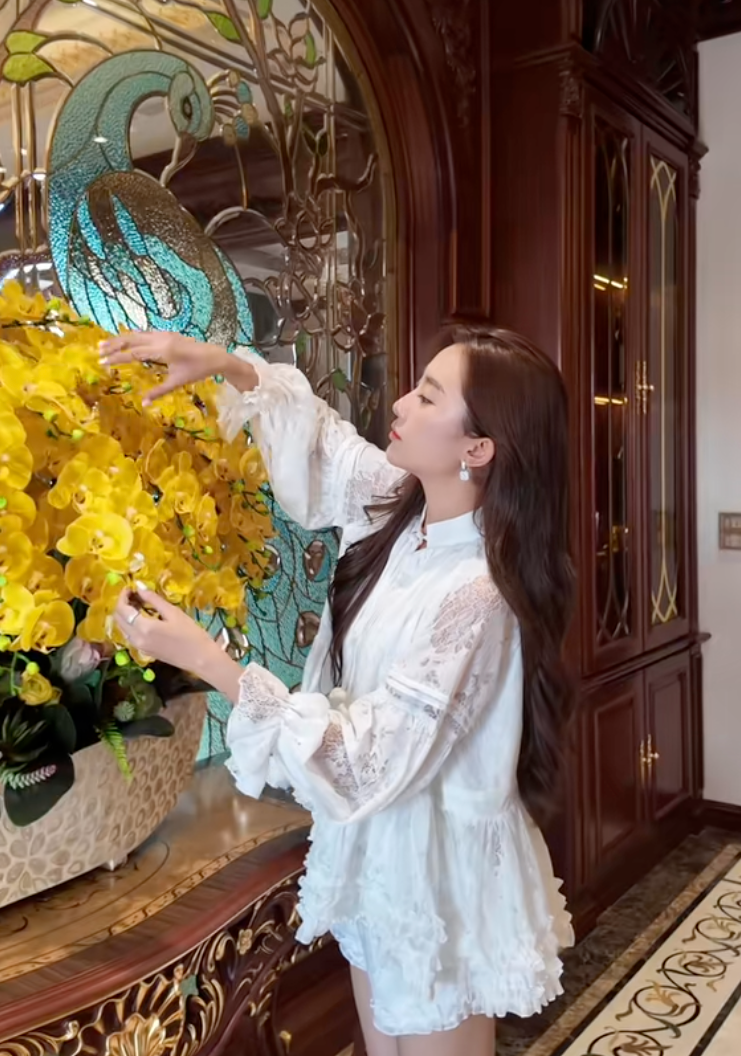 Cô gái tỉnh lẻ thành nàng dâu nhà vựa tôm 10.000m2: Duyên từ dãy nhà trọ sinh viên, yêu chàng thiếu gia mà chẳng hề hay biết- Ảnh 12.