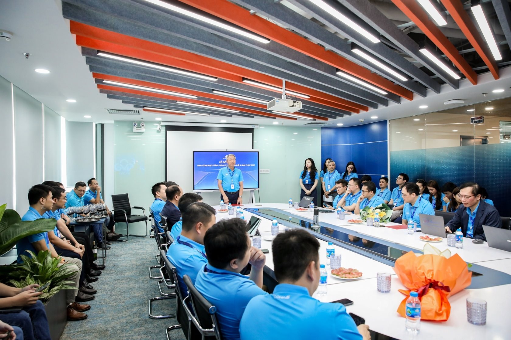 CMC tái cấu trúc Khối Công nghệ và Giải pháp, đặt mục tiêu dẫn đầu chuyển đổi AI - Ảnh 1.