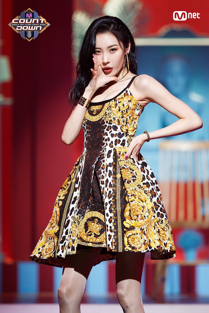 Mặt tối của tiêu chuẩn Kpop được tiết lộ: Idol nữ chỉ nặng 39kg, yếu đến nỗi lúc nào cũng như sắp ngất- Ảnh 2.