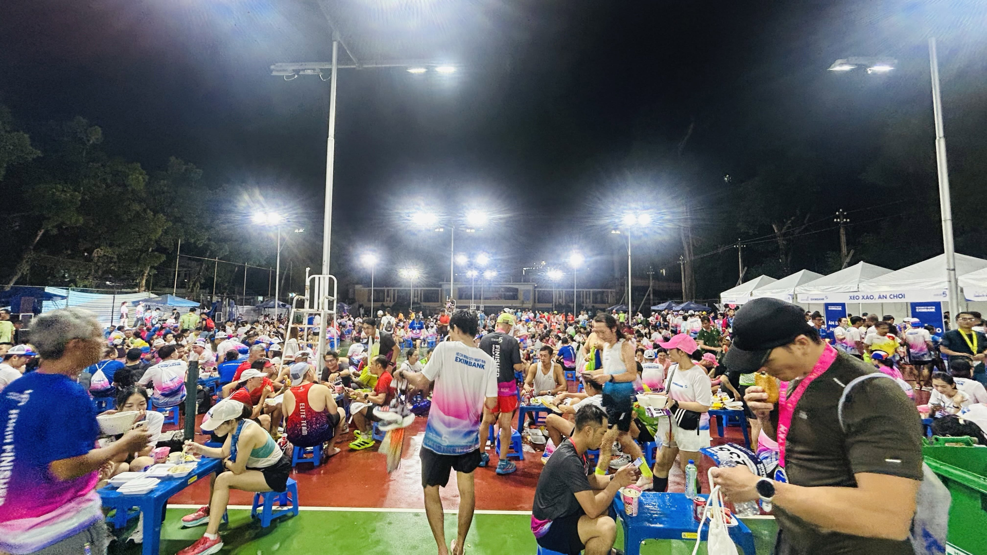 Nóng: Đơn vị tổ chức HCMC Night Run Eximbank chính thức lên tiếng về “giải chạy mất lòng runner”- Ảnh 3.