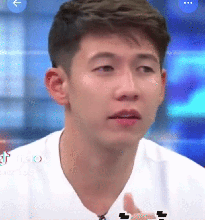 Viral clip thái độ "lật nhanh hơn bánh tráng" của thiếu gia tố anh trai gây bão tại Thái- Ảnh 2.
