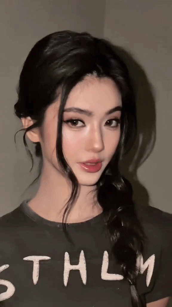 Gái Trung sang Việt Nam makeup hết 8 triệu, netizen tranh luận giá vậy có đáng?- Ảnh 2.