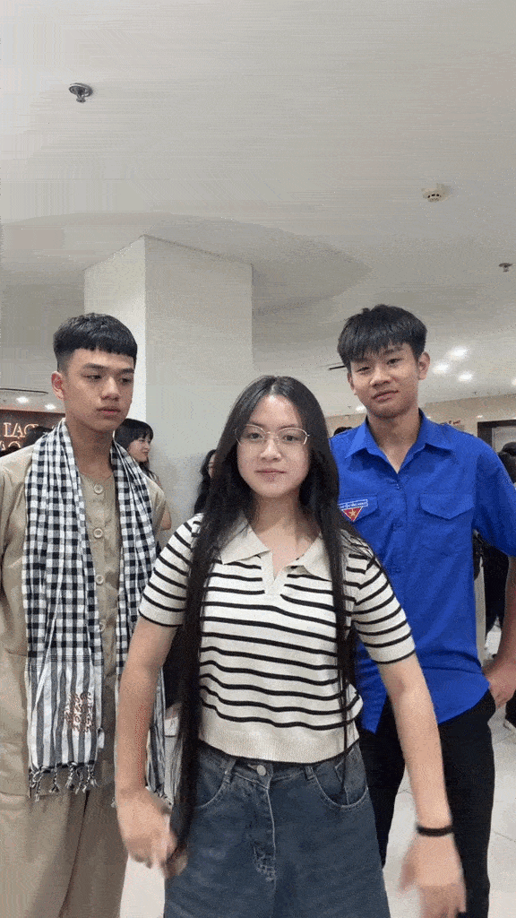 Màn dậy thì thành công nhất Việt Nam là đây: Mới 15 tuổi đã ra dáng đại mỹ nhân, visual nét căng không điểm trừ- Ảnh 1.