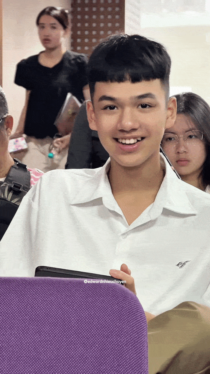 Việt Nam mới có một nam thần đẹp đến nỗi bị netizen cấm dao kéo, 16 tuổi mà khí chất ngời ngời như tài tử điện ảnh- Ảnh 2.