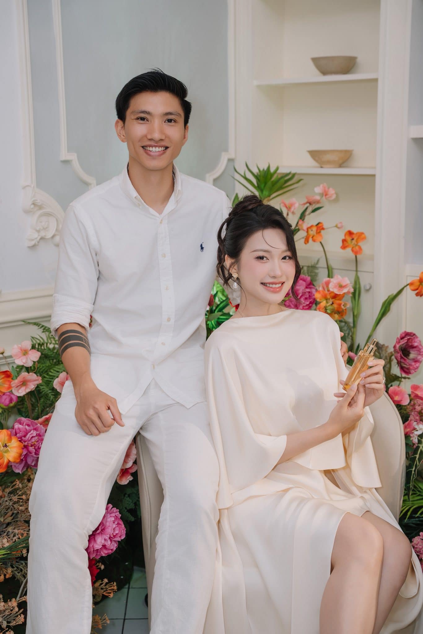 Doãn Hải My làm vợ Văn Hậu: Sáng học thạc sĩ, chiều về hái ớt chăm hoa, thế này ai còn thương hại nữa không? - Ảnh 1.