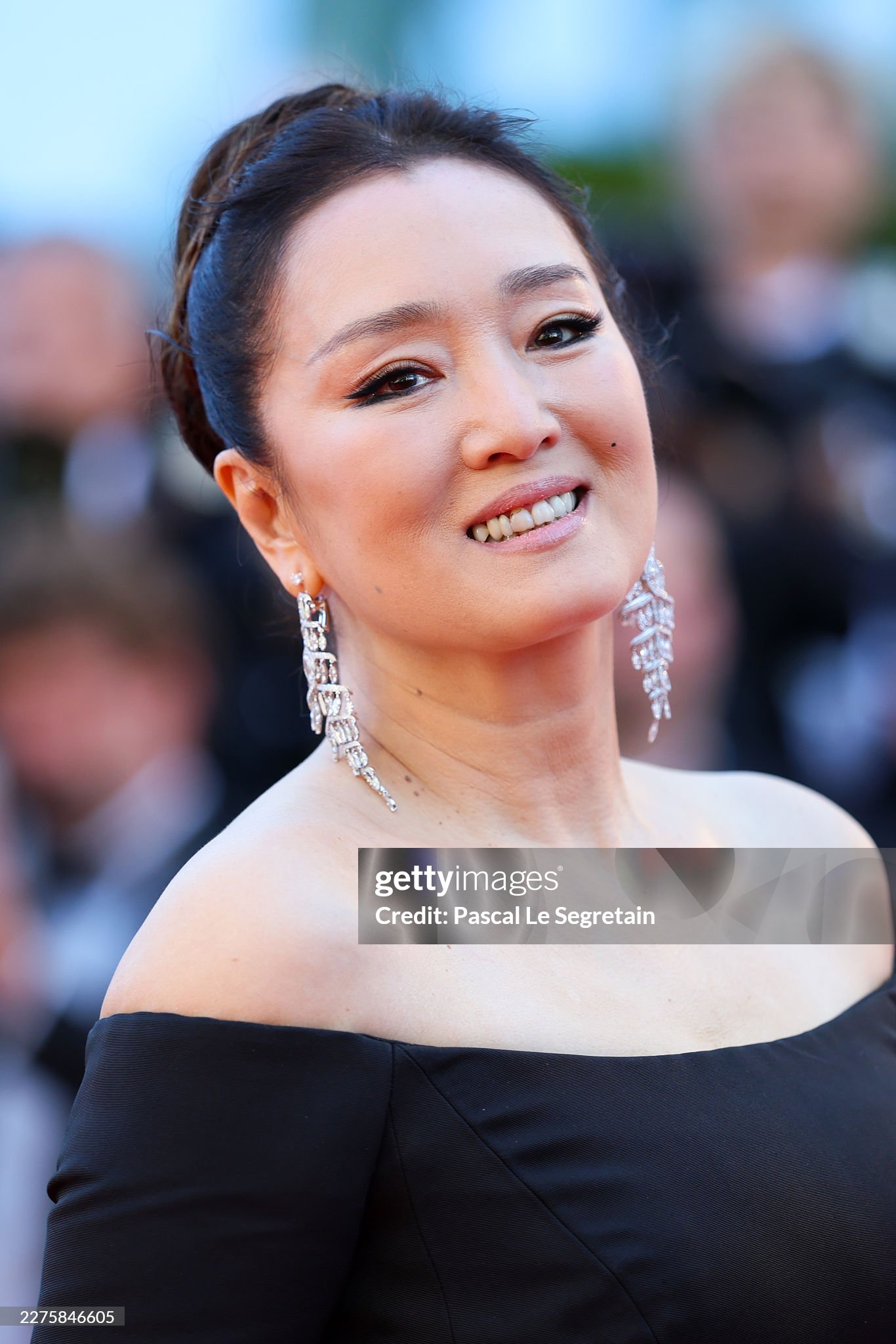 Thảm đỏ khai mạc Cannes 2026: Nàng thơ Pháp hở bạo lấn lướt Demi Moore - Heidi Klum, dàn sao châu Á đổ bộ hoành tráng- Ảnh 15.
