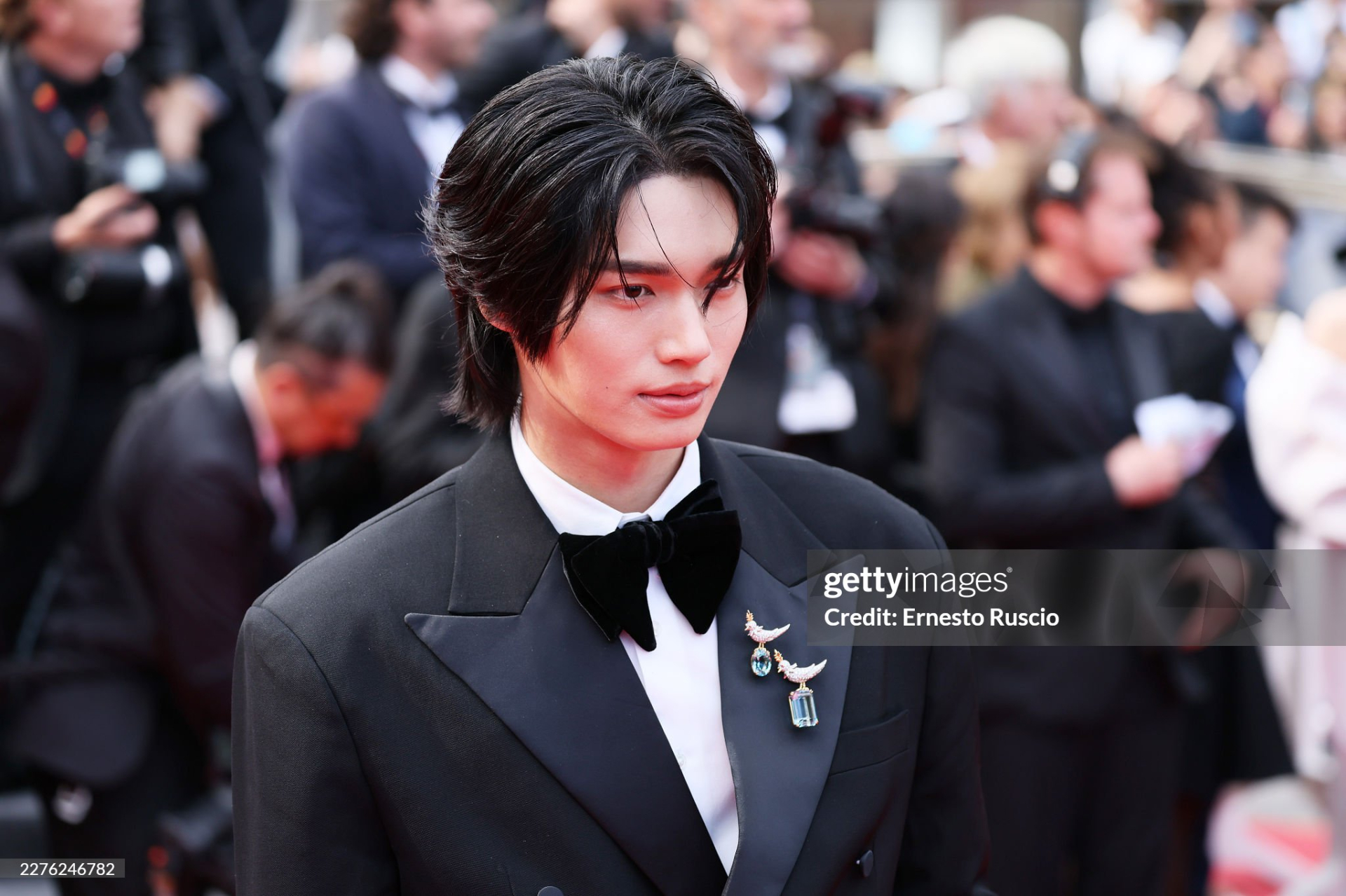 Thảm đỏ Cannes ngày 3: Châu Dã - Viên San San đại chiến visual, Win Metawin điển trai ngút ngàn- Ảnh 15.