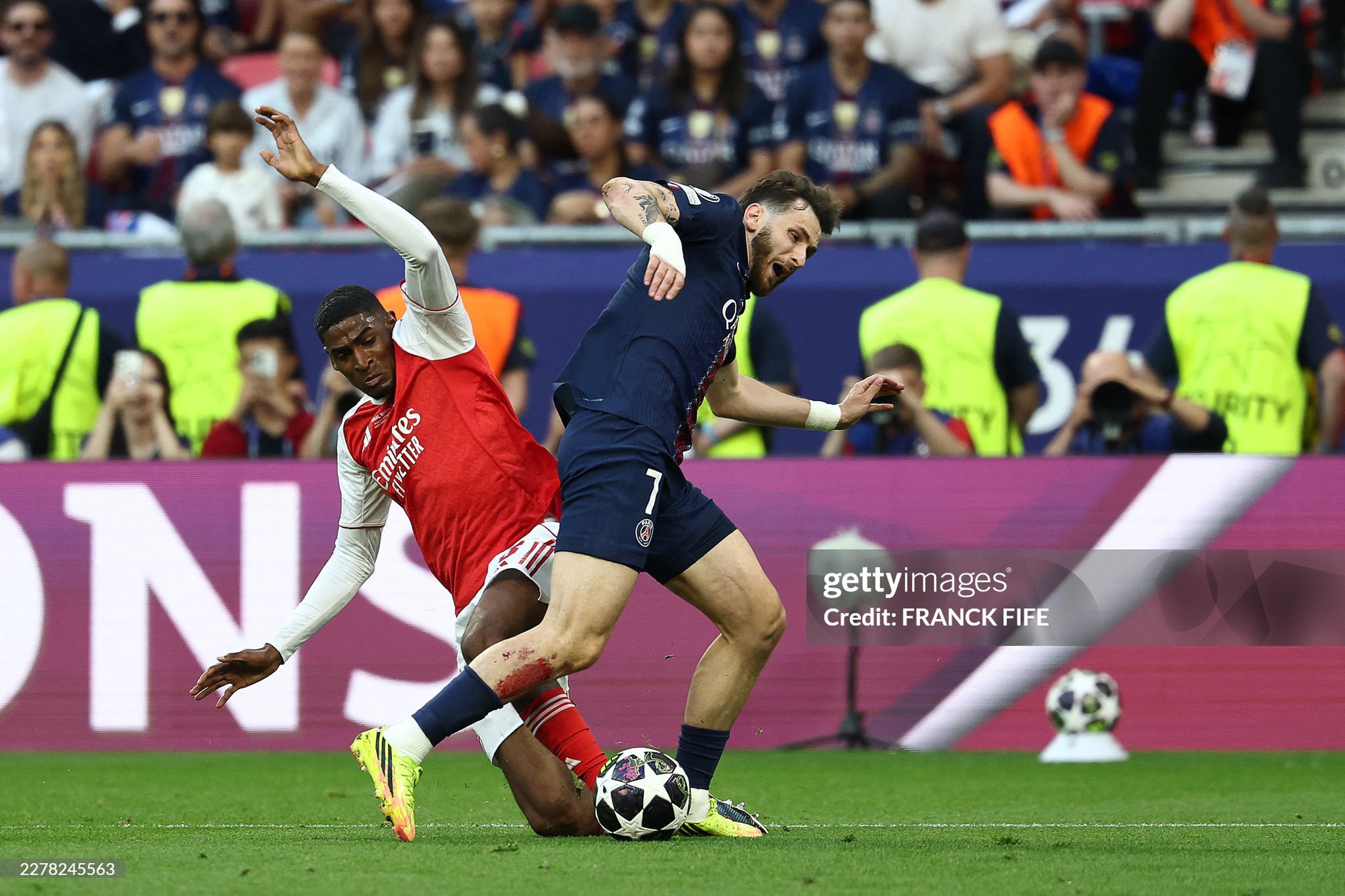 Arsenal nhận thất bại đau đớn sau loạt sút luân lưu, PSG bảo vệ thành công ngô vô địch Champions League - Ảnh 8.