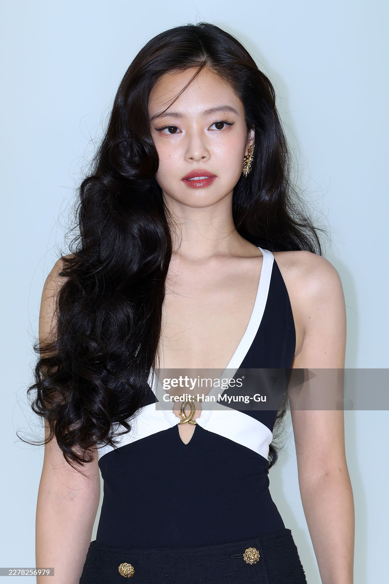 2 thứ về Jennie bị soi mạnh: Ảnh cận không chỉnh sửa và thái độ với G-Dragon- Ảnh 7.