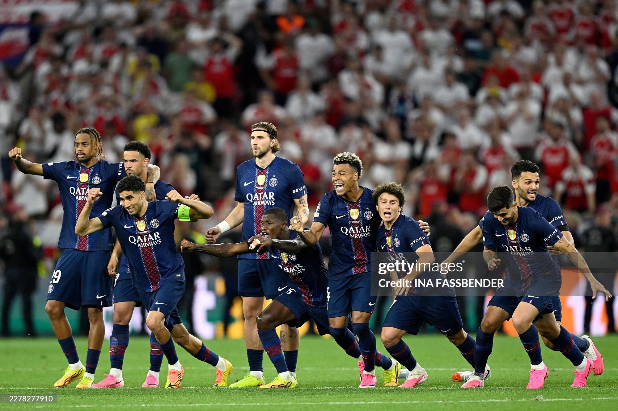 Arsenal nhận thất bại đau đớn sau loạt sút luân lưu, PSG bảo vệ thành công ngô vô địch Champions League - Ảnh 1.