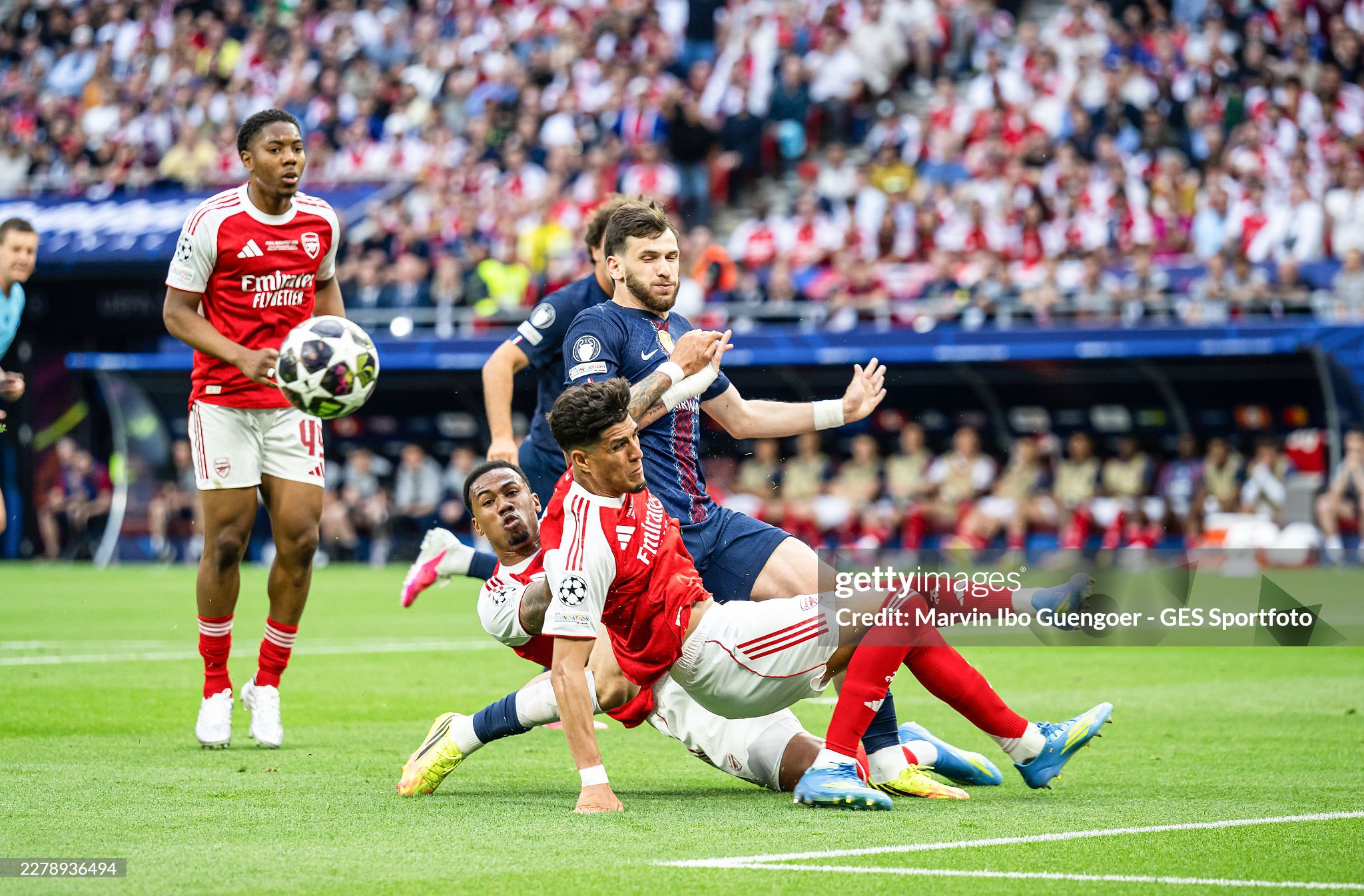 Diễn biến chung kết Champions League: Arsenal có bàn mở tỉ số từ rất sớm! - Ảnh 3.