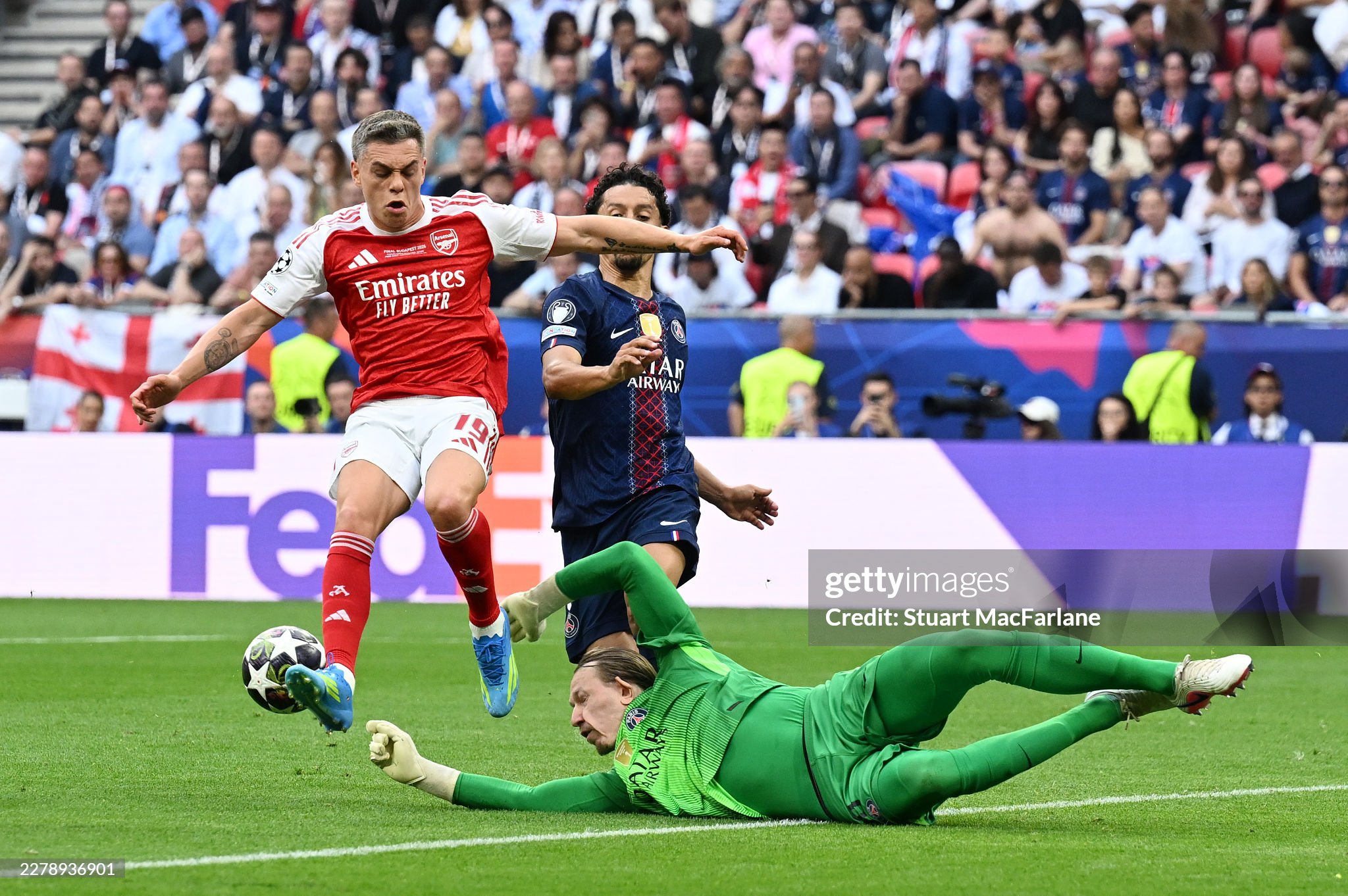 Diễn biến chung kết Champions League: Arsenal có bàn mở tỉ số từ rất sớm! - Ảnh 1.