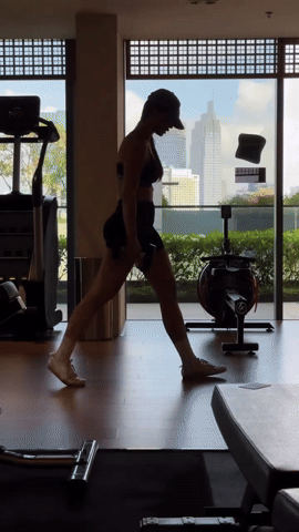 Mai Ngô hé lộ 4 bài tập giúp vòng 3 săn chắc, sexy trước thềm Miss Supranational 2026- Ảnh 3. Mai Ngô hé lộ 4 bài tập giúp vòng 3 săn chắc, sexy trước thềm Miss Supranational 2026- Ảnh 3.