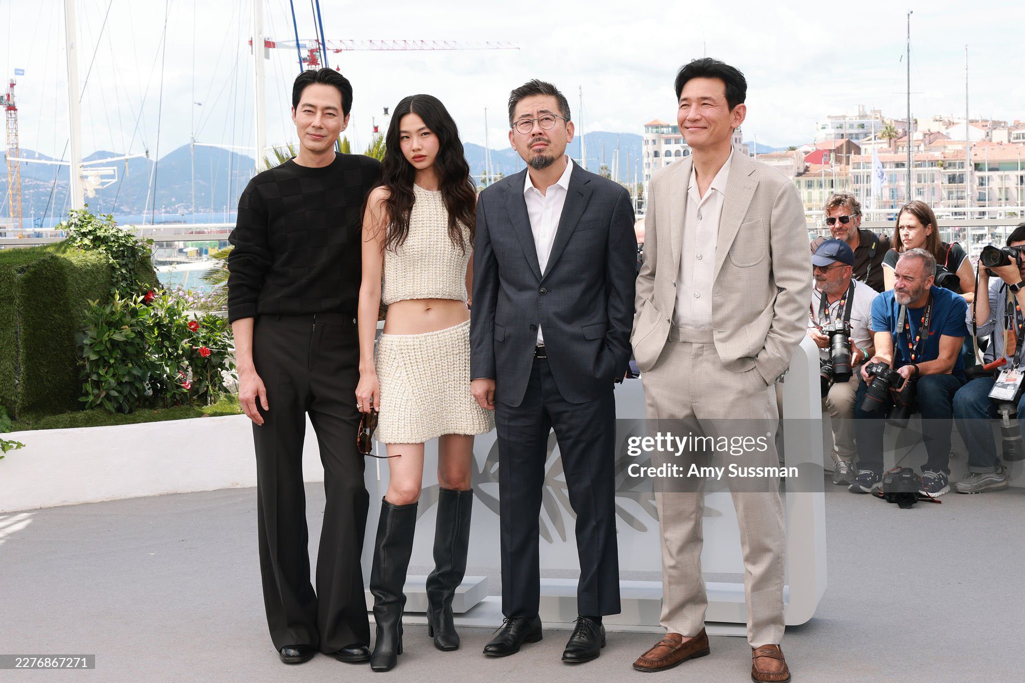 Phim Hàn hay xuất sắc nhận tràng vỗ tay 6 phút ở Cannes: Tinh hoa 4 phương tụ hội, nam chính đắt giá bậc nhất showbiz- Ảnh 5. Phim Hàn hay xuất sắc nhận tràng vỗ tay 6 phút ở Cannes: Tinh hoa 4 phương tụ hội, nam chính đắt giá bậc nhất showbiz- Ảnh 5.