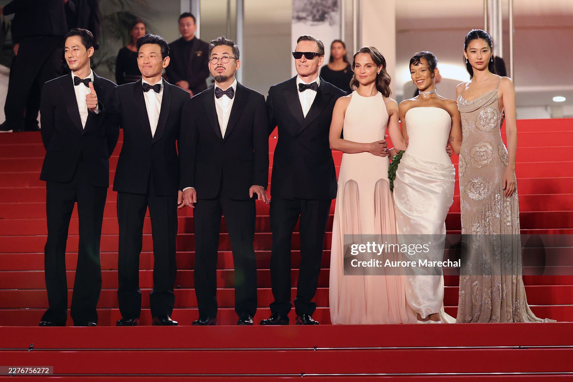 Phim Hàn hay xuất sắc nhận tràng vỗ tay 6 phút ở Cannes: Tinh hoa 4 phương tụ hội, nam chính đắt giá bậc nhất showbiz- Ảnh 3. Phim Hàn hay xuất sắc nhận tràng vỗ tay 6 phút ở Cannes: Tinh hoa 4 phương tụ hội, nam chính đắt giá bậc nhất showbiz- Ảnh 3.