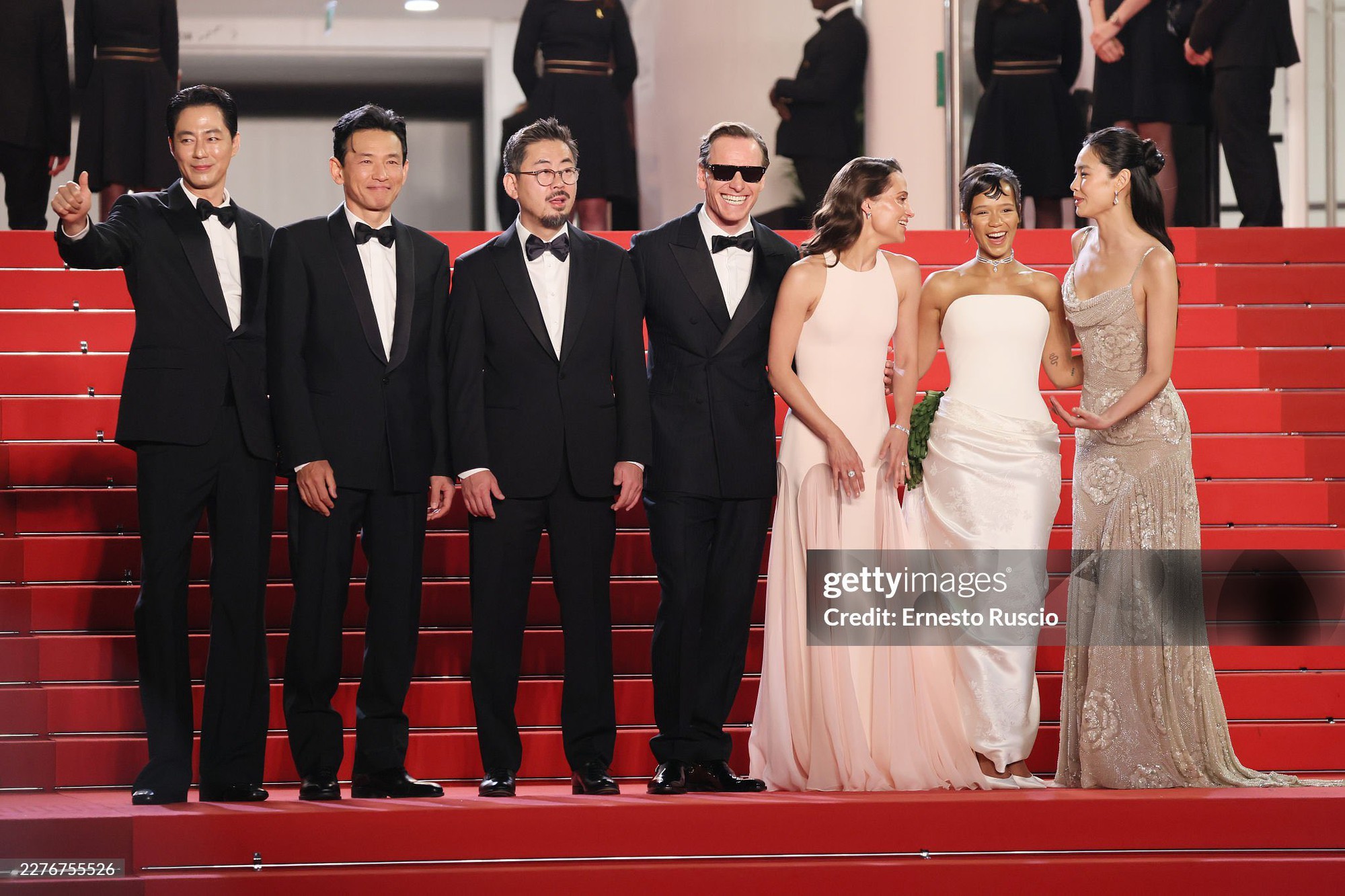 Phim Hàn hay xuất sắc nhận tràng vỗ tay 6 phút ở Cannes: Tinh hoa 4 phương tụ hội, nam chính đắt giá bậc nhất showbiz- Ảnh 4. Phim Hàn hay xuất sắc nhận tràng vỗ tay 6 phút ở Cannes: Tinh hoa 4 phương tụ hội, nam chính đắt giá bậc nhất showbiz- Ảnh 4.