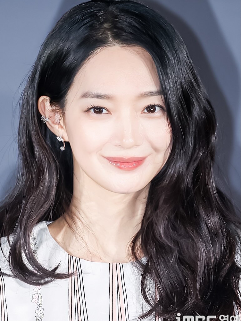 Shin Min Ah đã làm gì với gương mặt vậy?- Ảnh 1.