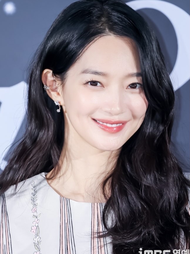 Shin Min Ah đã làm gì với gương mặt vậy?- Ảnh 2.