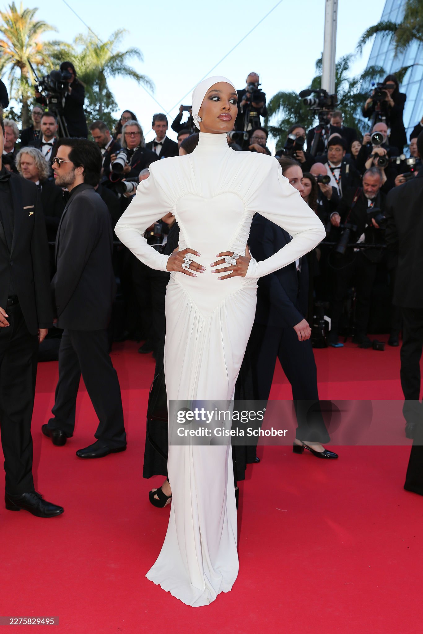 Thảm đỏ khai mạc Cannes 2026: Nàng thơ Pháp hở bạo lấn lướt Demi Moore - Heidi Klum, dàn sao châu Á đổ bộ hoành tráng- Ảnh 41.