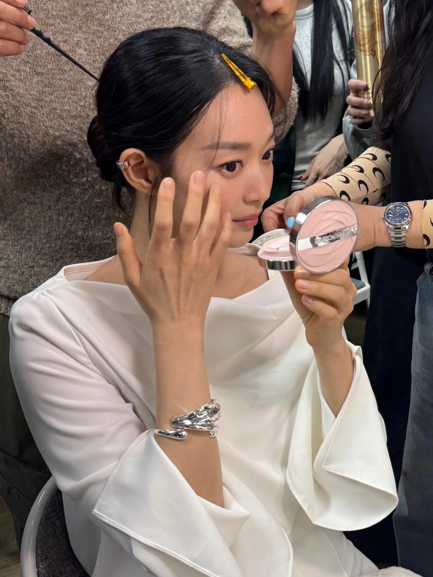 Shin Min Ah đã làm gì với gương mặt vậy?- Ảnh 9.