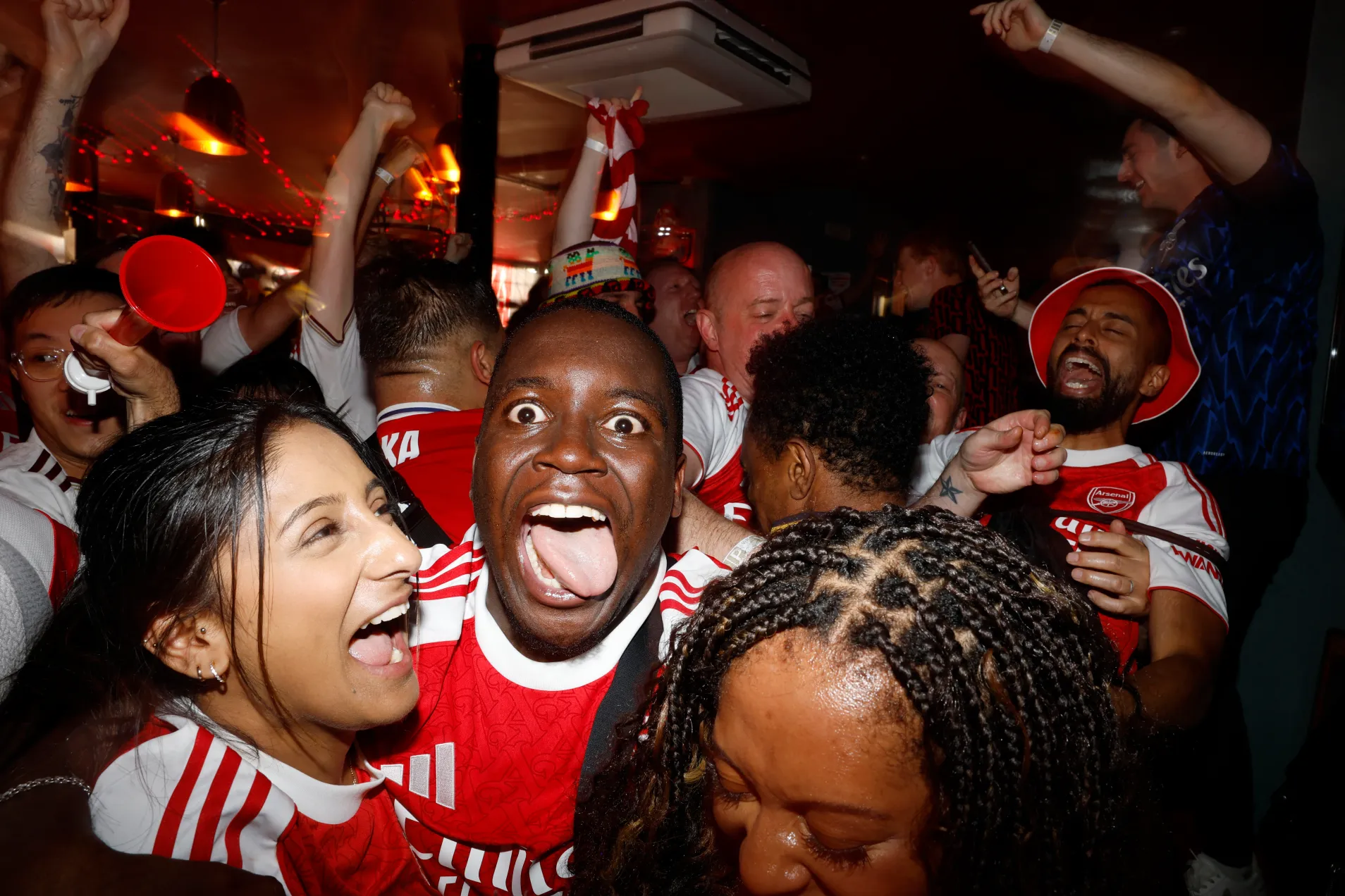 Diễn biến chung kết Champions League: PSG 1-1 Arsenal, hiệp phụ vô cùng kịch tính - Ảnh 13.