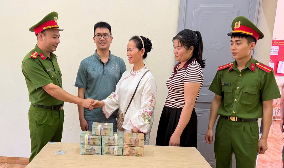 Công an kiểm tra giao dịch 2,9 tỷ đồng của Lường Thị Loan- Ảnh 1.