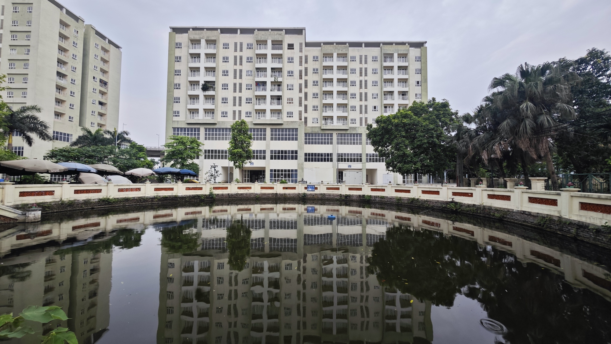Cận cảnh khu tái định cư của hàng trăm hộ dân Hà Nội sau khi bàn giao mặt bằng phục vụ "siêu dự án" cầu Tứ Liên gần 20.000 tỷ đồng - Ảnh 6.