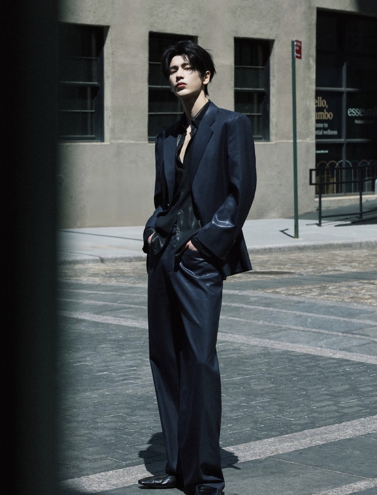 Trương Lăng Hách trắng phát sáng qua ống kính Getty Images, Mai Davika khoe dáng siêu gầy tại show Gucci- Ảnh 1.