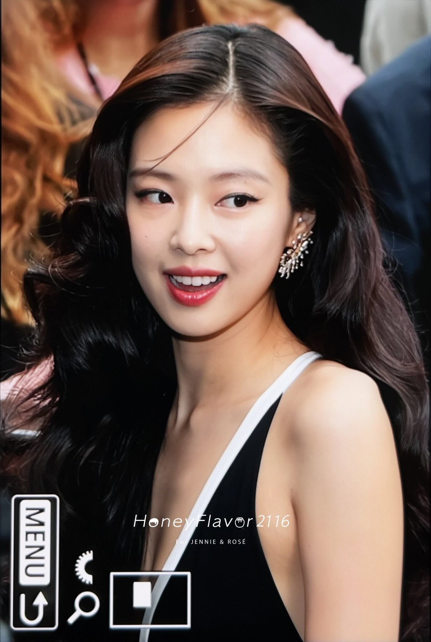 2 thứ về Jennie bị soi mạnh: Ảnh cận không chỉnh sửa và thái độ với G-Dragon- Ảnh 3.