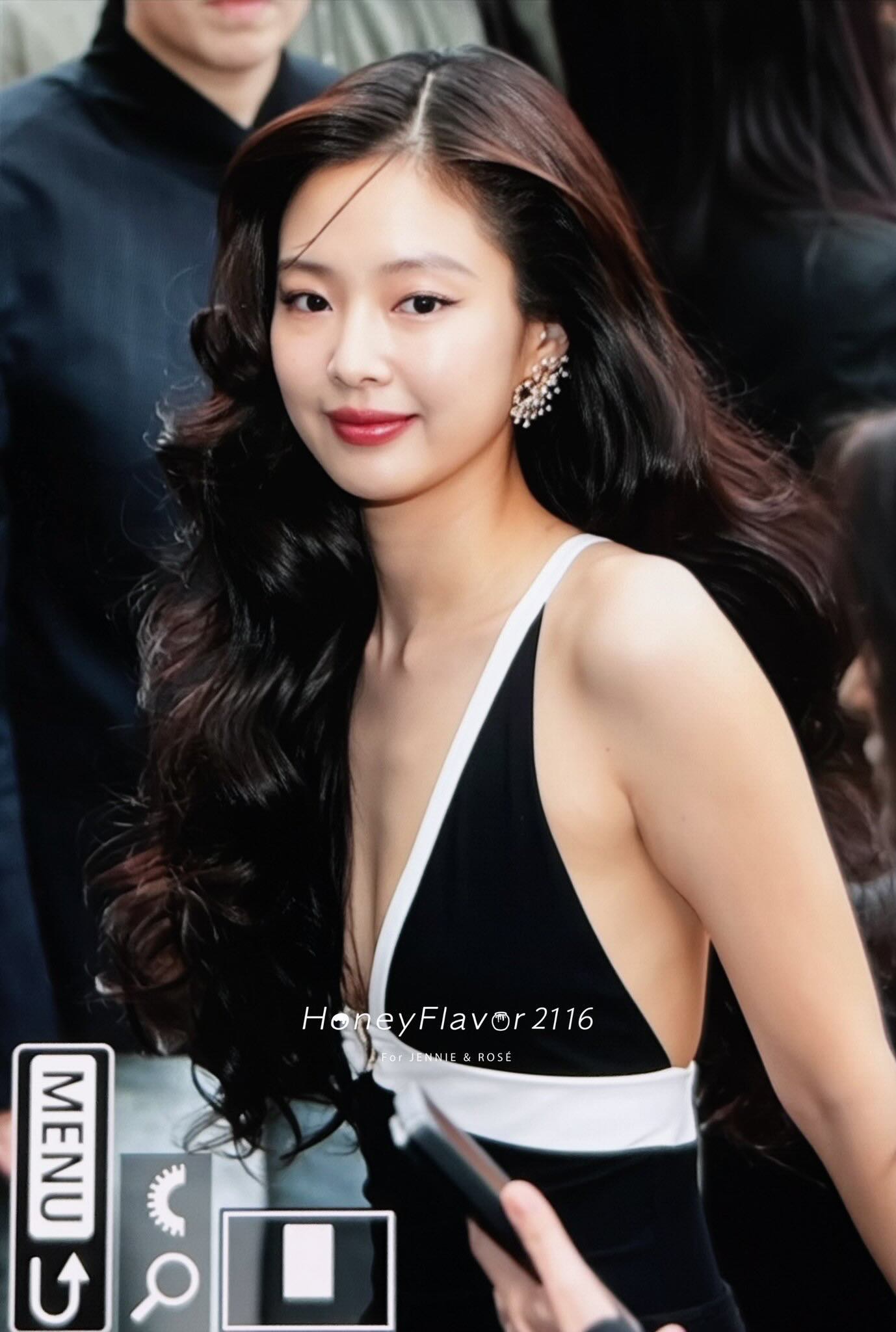 2 thứ về Jennie bị soi mạnh: Ảnh cận không chỉnh sửa và thái độ với G-Dragon- Ảnh 1.