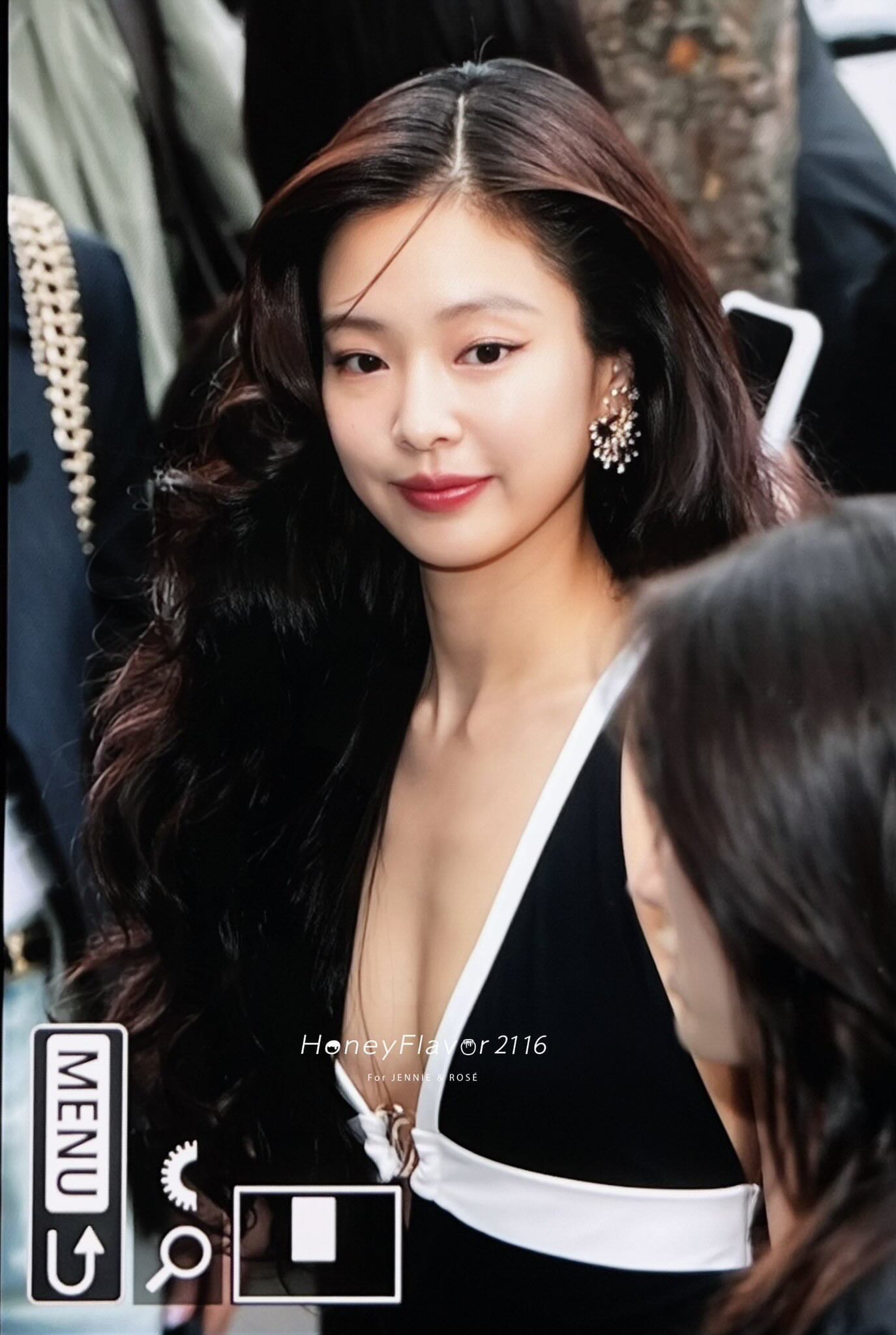 2 thứ về Jennie bị soi mạnh: Ảnh cận không chỉnh sửa và thái độ với G-Dragon- Ảnh 6.