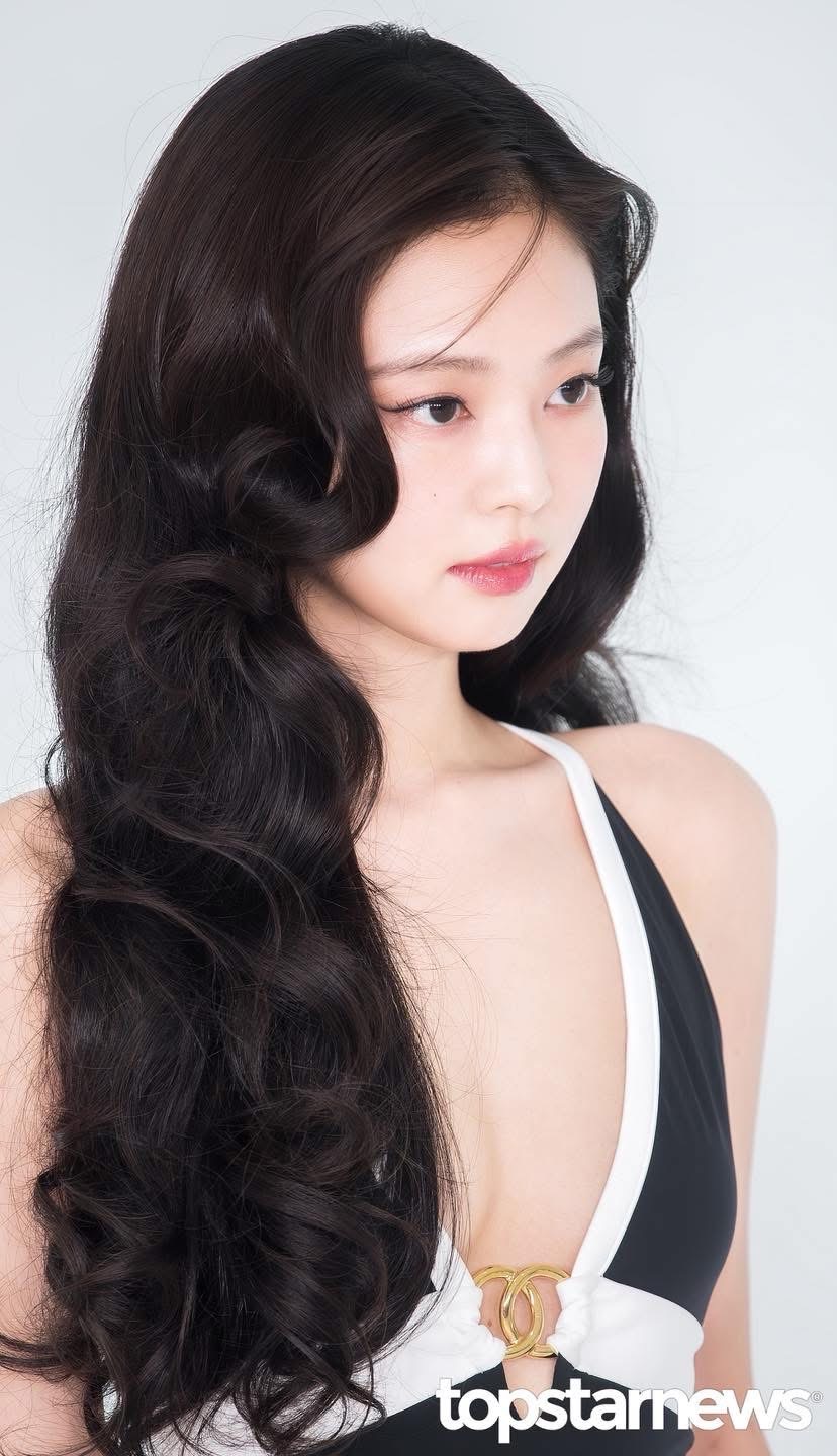 2 thứ về Jennie bị soi mạnh: Ảnh cận không chỉnh sửa và thái độ với G-Dragon- Ảnh 4.