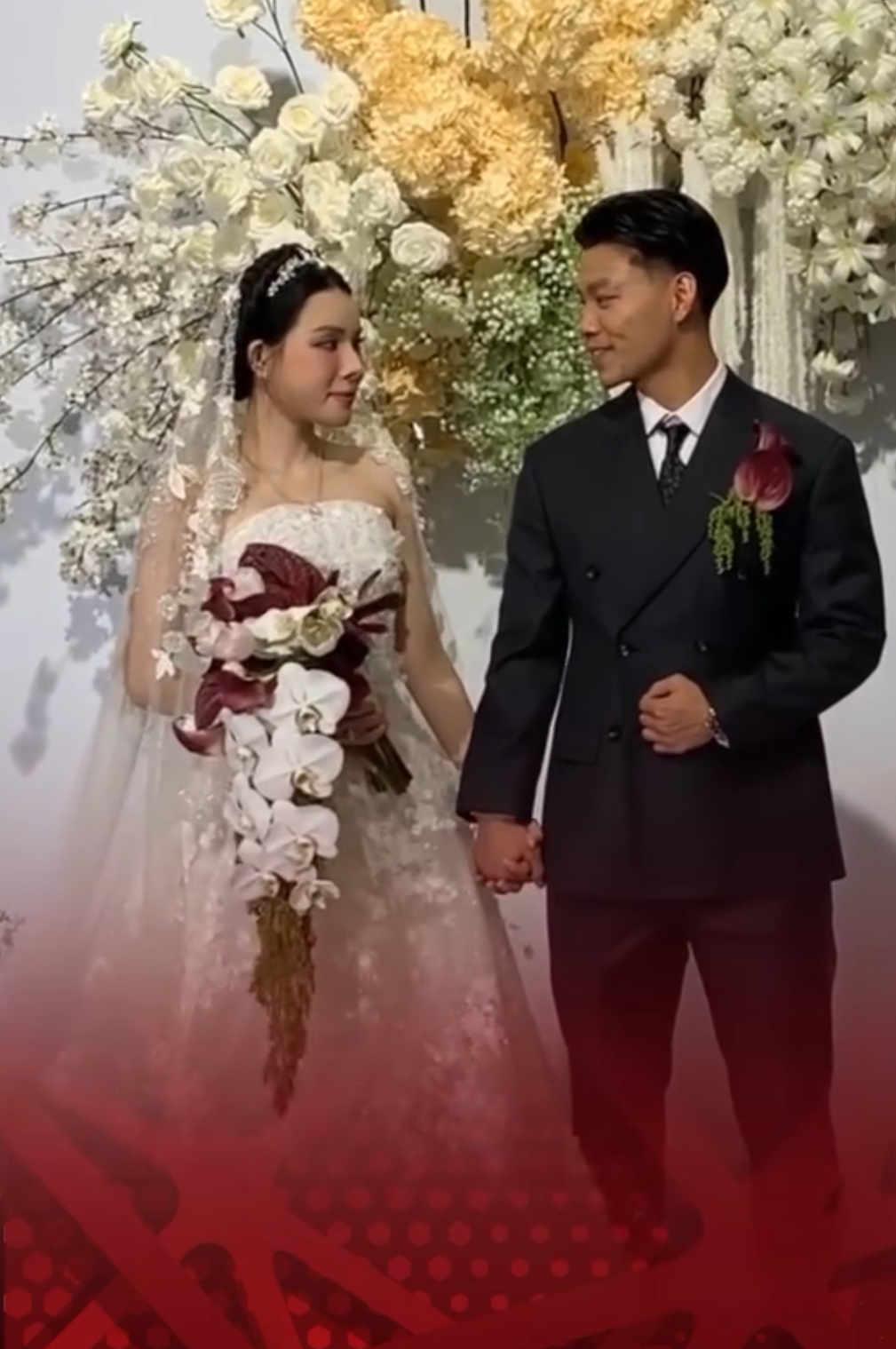 Cam thường bắt trọn nhan sắc Bích Hạnh trong ngày cưới Văn Thanh, có khác xa ảnh trên mạng như dân tình nói?- Ảnh 1.