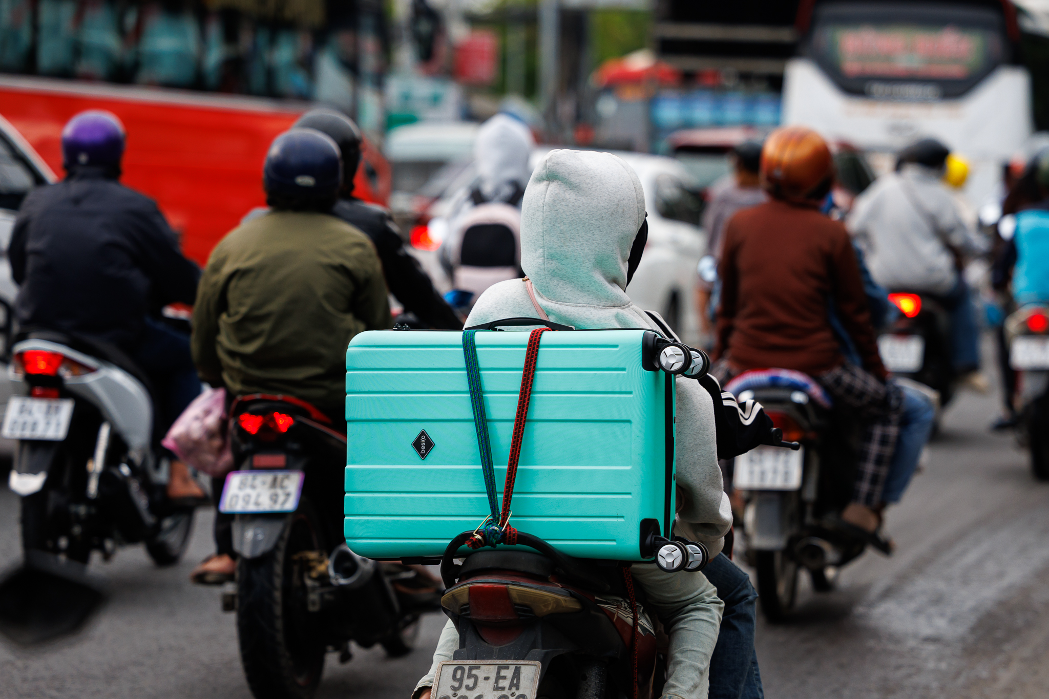 Dấu hiệu HẾT LỄ chính là cảnh trái ngược trên 2 làn đường cửa ngõ lúc này! - Ảnh 20.
