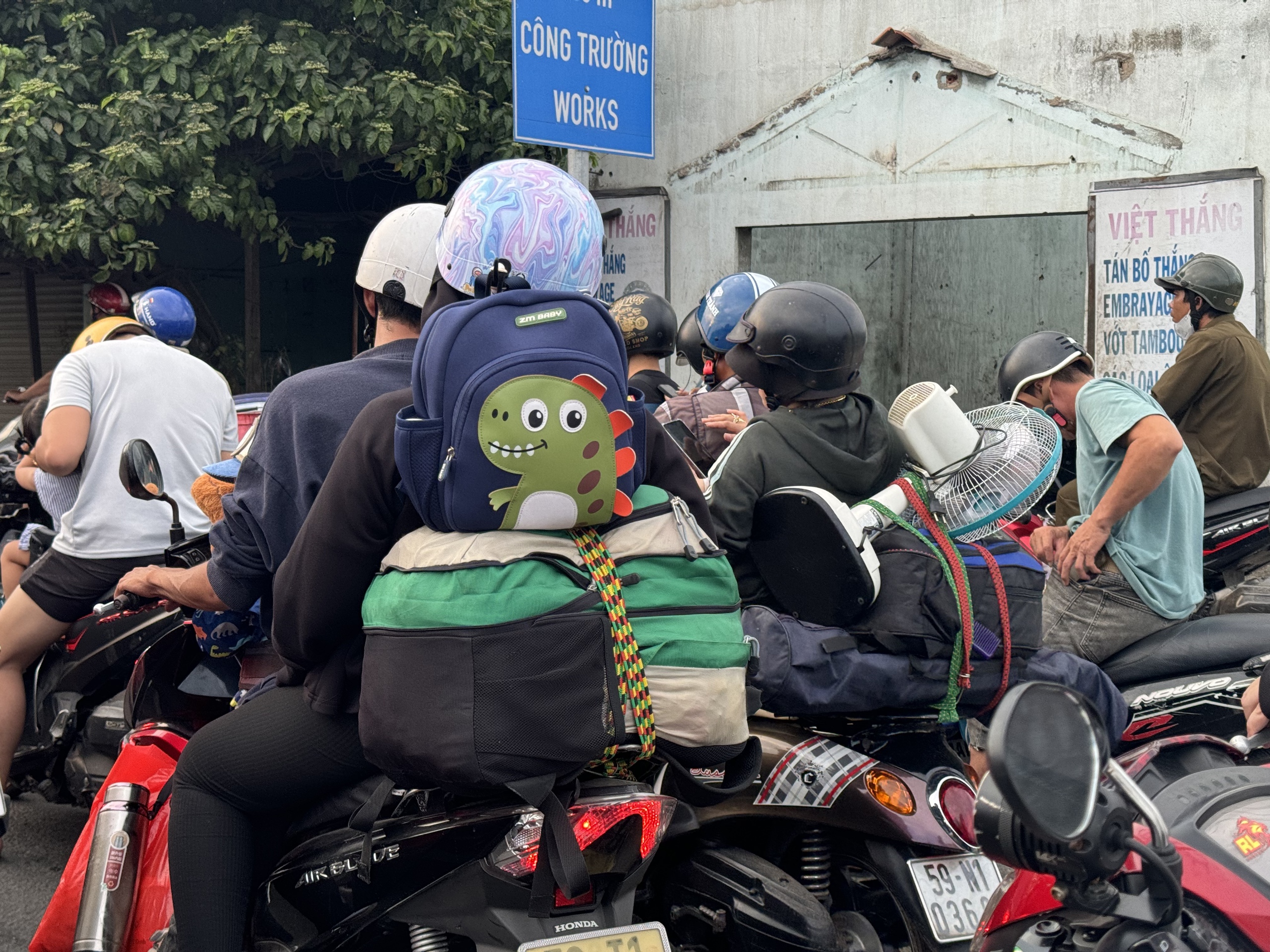 Dấu hiệu HẾT LỄ chính là cảnh trái ngược trên 2 làn đường cửa ngõ lúc này! - Ảnh 30.