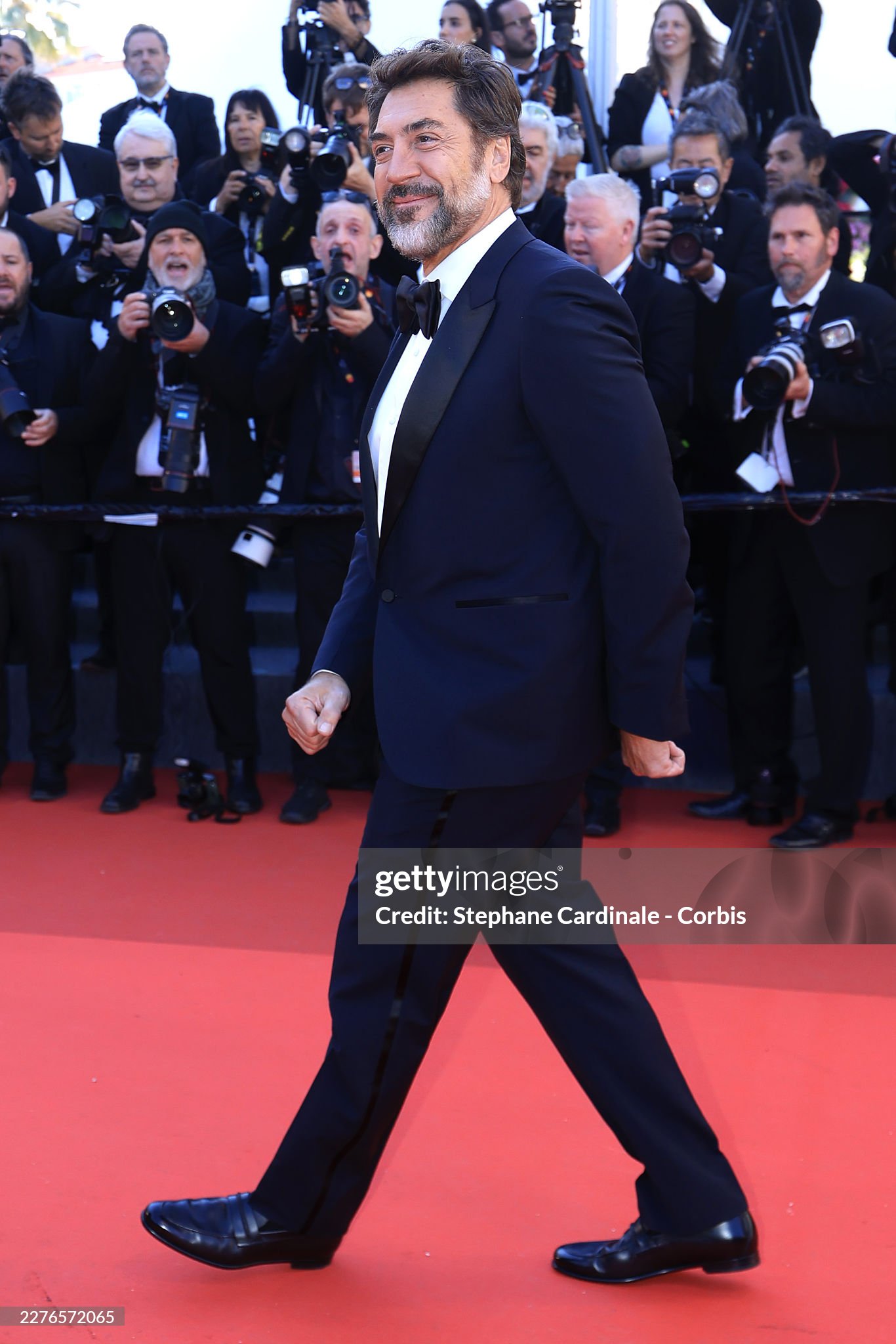 Thảm đỏ Cannes ngày 5: "Chị đại" Chompoo Araya chiếm trọn spotlight, siêu mẫu Nga ngang nhiên hở bạo phạm quy- Ảnh 30.