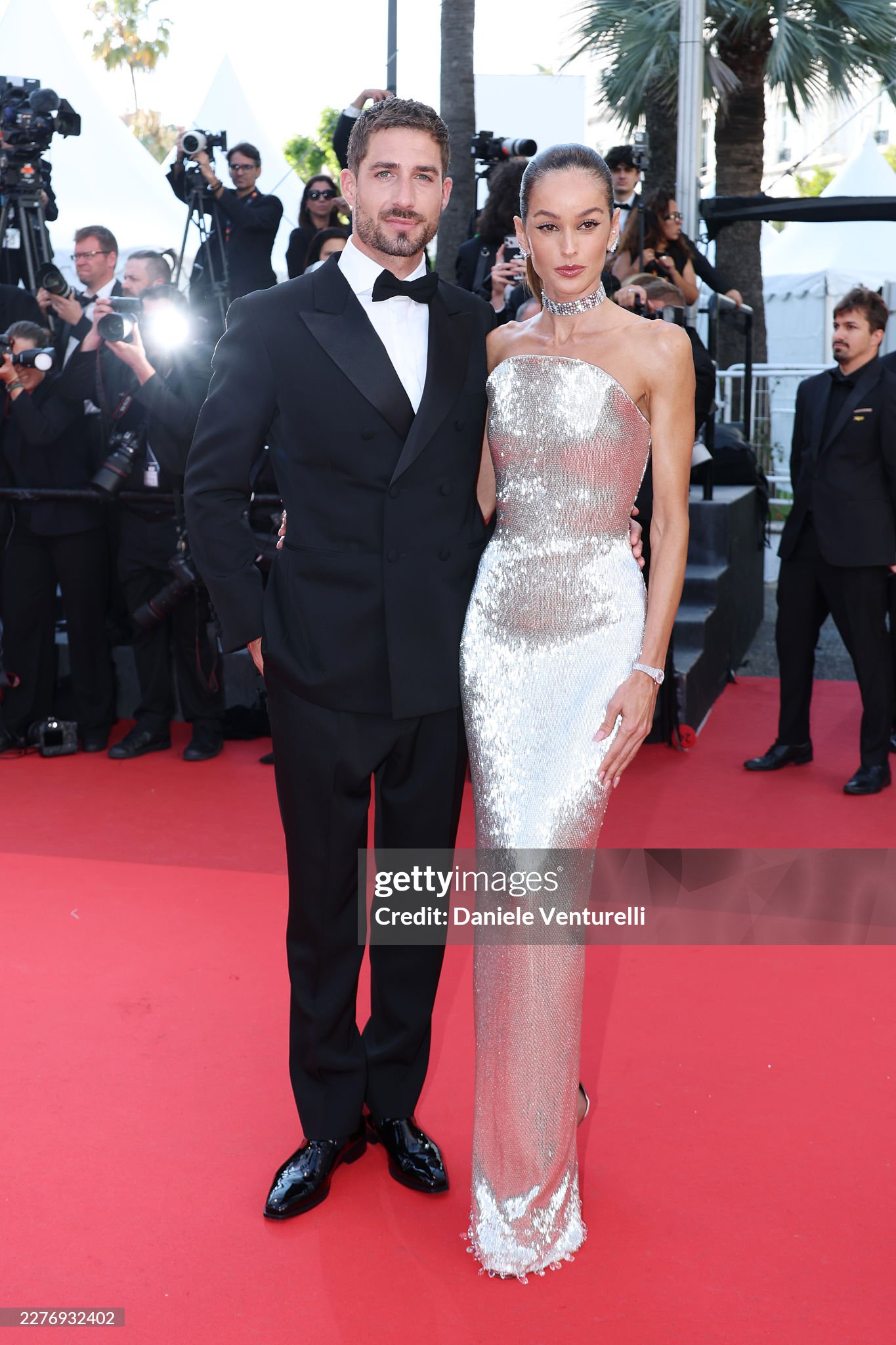 LHP Cannes ngày 7: Vợ Ronaldo khoe body "ngồn ngộn", siêu mẫu Coco Rocha "thị phạm" tạo dáng ngay trên thảm đỏ- Ảnh 24.