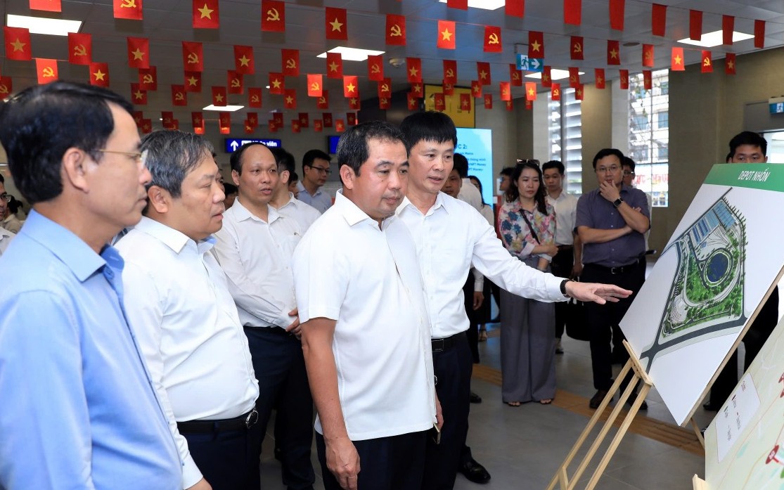 Lãnh đạo Hà Nội thị sát Metro Nhổn - Ga Hà Nội, thúc tiến độ ga ngầm S12