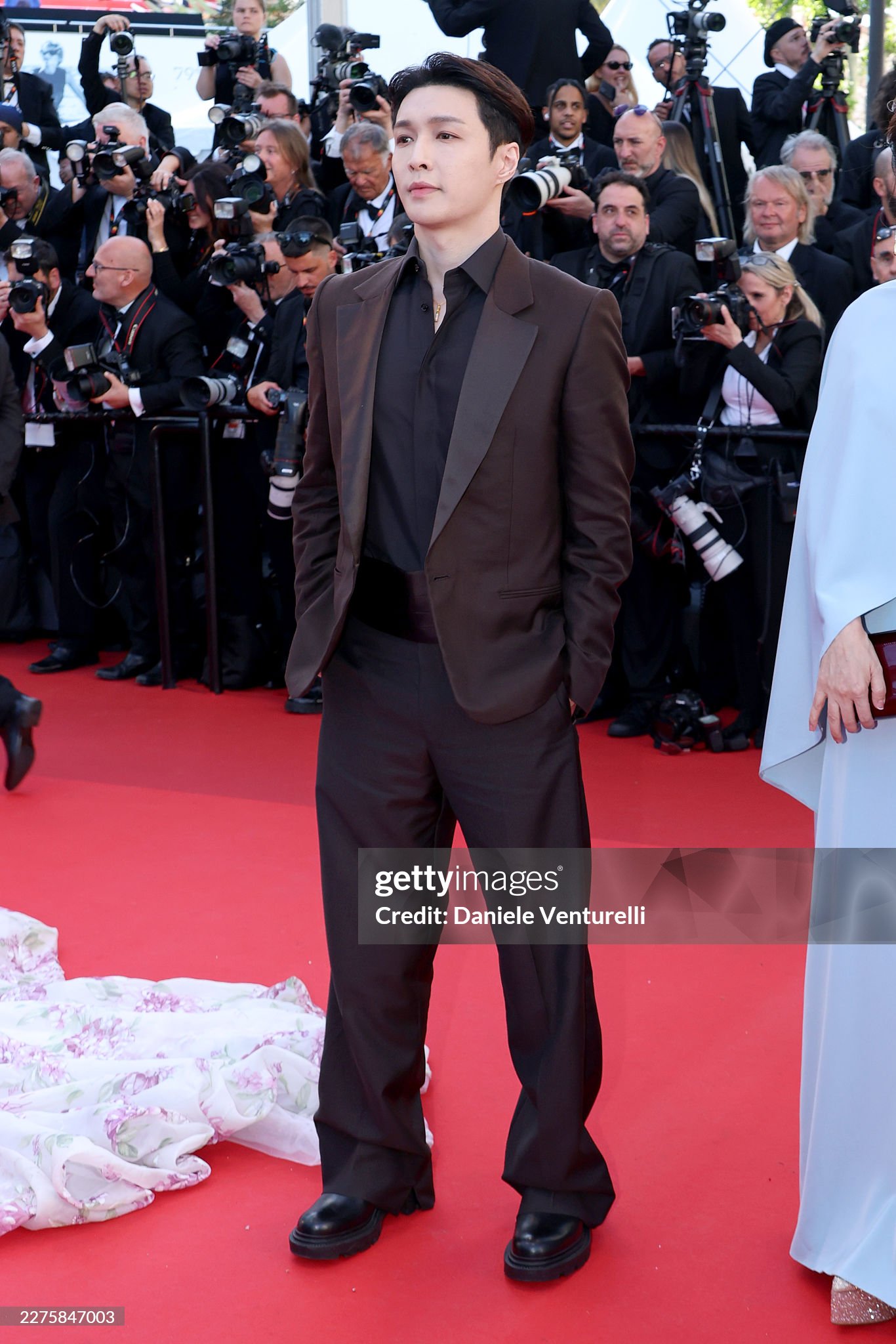 Thảm đỏ khai mạc Cannes 2026: Nàng thơ Pháp hở bạo lấn lướt Demi Moore - Heidi Klum, dàn sao châu Á đổ bộ hoành tráng- Ảnh 23.