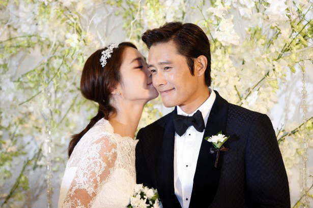 Lee Byung Hun đã ngoại tình còn ra tối hậu thư cho vợ- Ảnh 2.