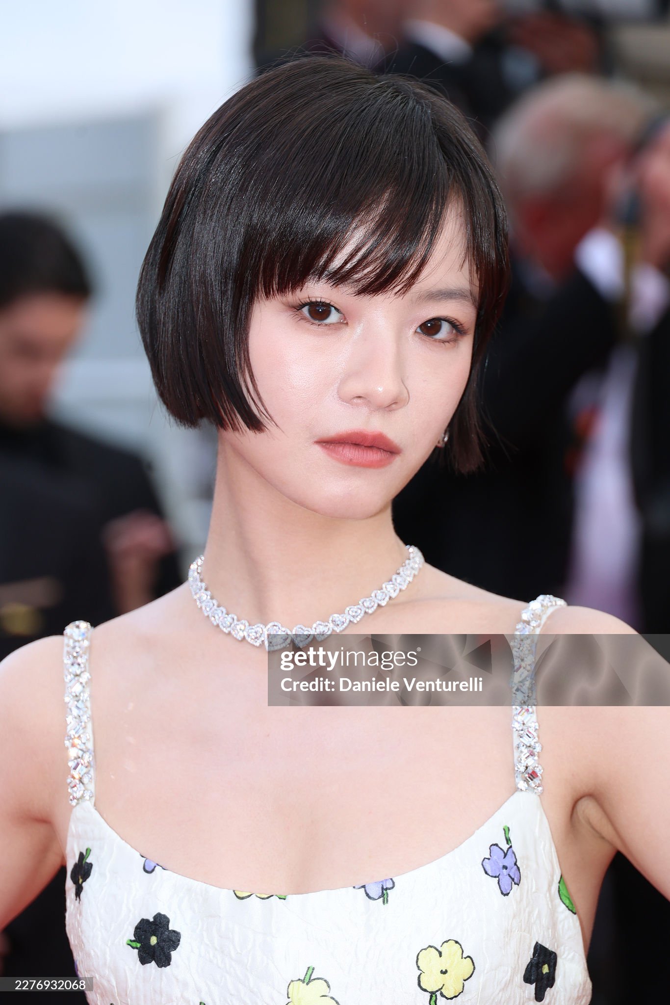 LHP Cannes ngày 7: Vợ Ronaldo khoe body "ngồn ngộn", siêu mẫu Coco Rocha "thị phạm" tạo dáng ngay trên thảm đỏ- Ảnh 8.