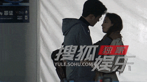 Hot nhất Weibo: Lưu Diệc Phi và mỹ nam Câu Chuyện Hoa Hồng lộ bằng chứng phim giả tình thật khó chối cãi- Ảnh 4.