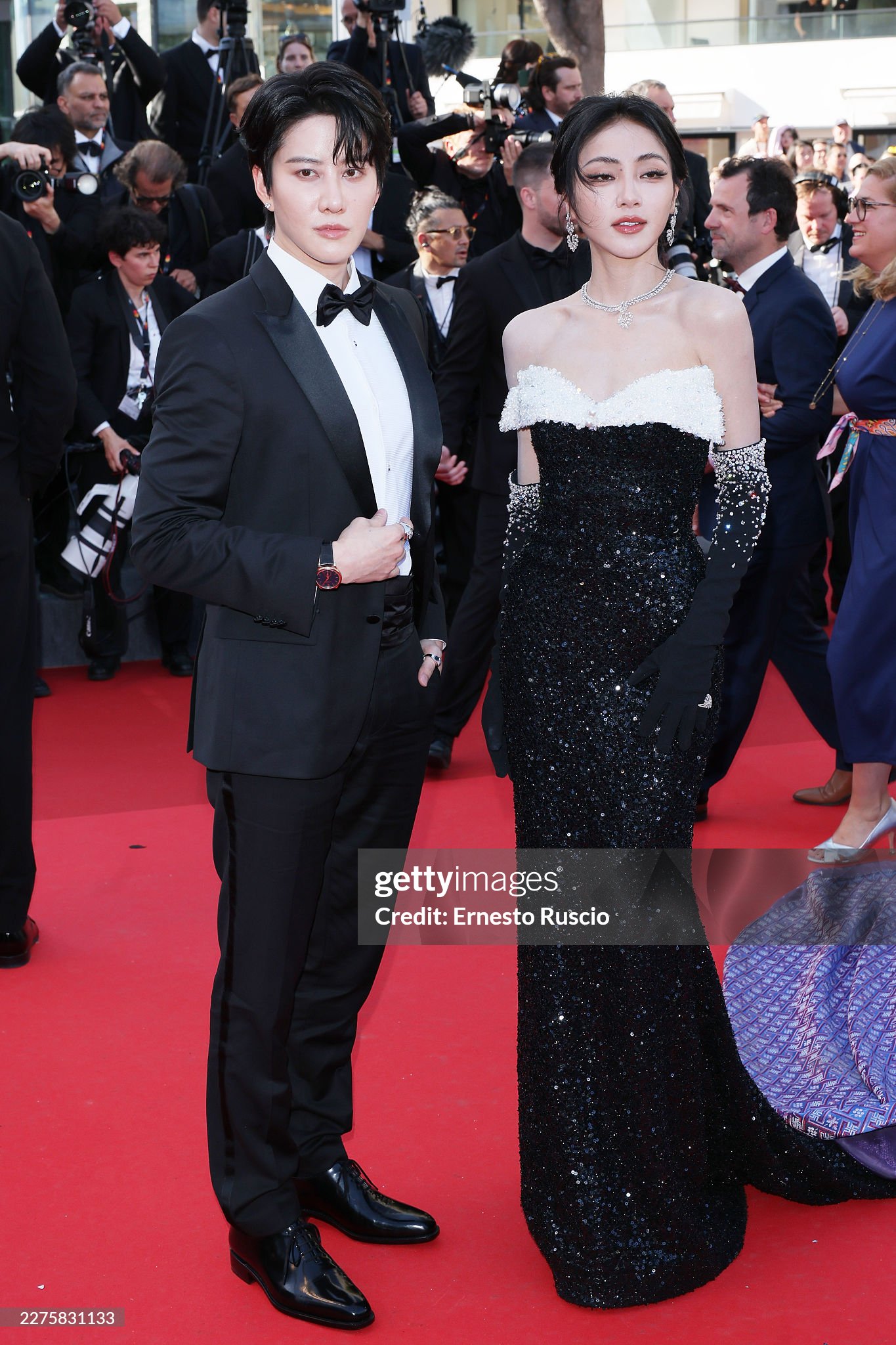 Thảm đỏ khai mạc Cannes 2026: Nàng thơ Pháp hở bạo lấn lướt Demi Moore - Heidi Klum, dàn sao châu Á đổ bộ hoành tráng- Ảnh 16.