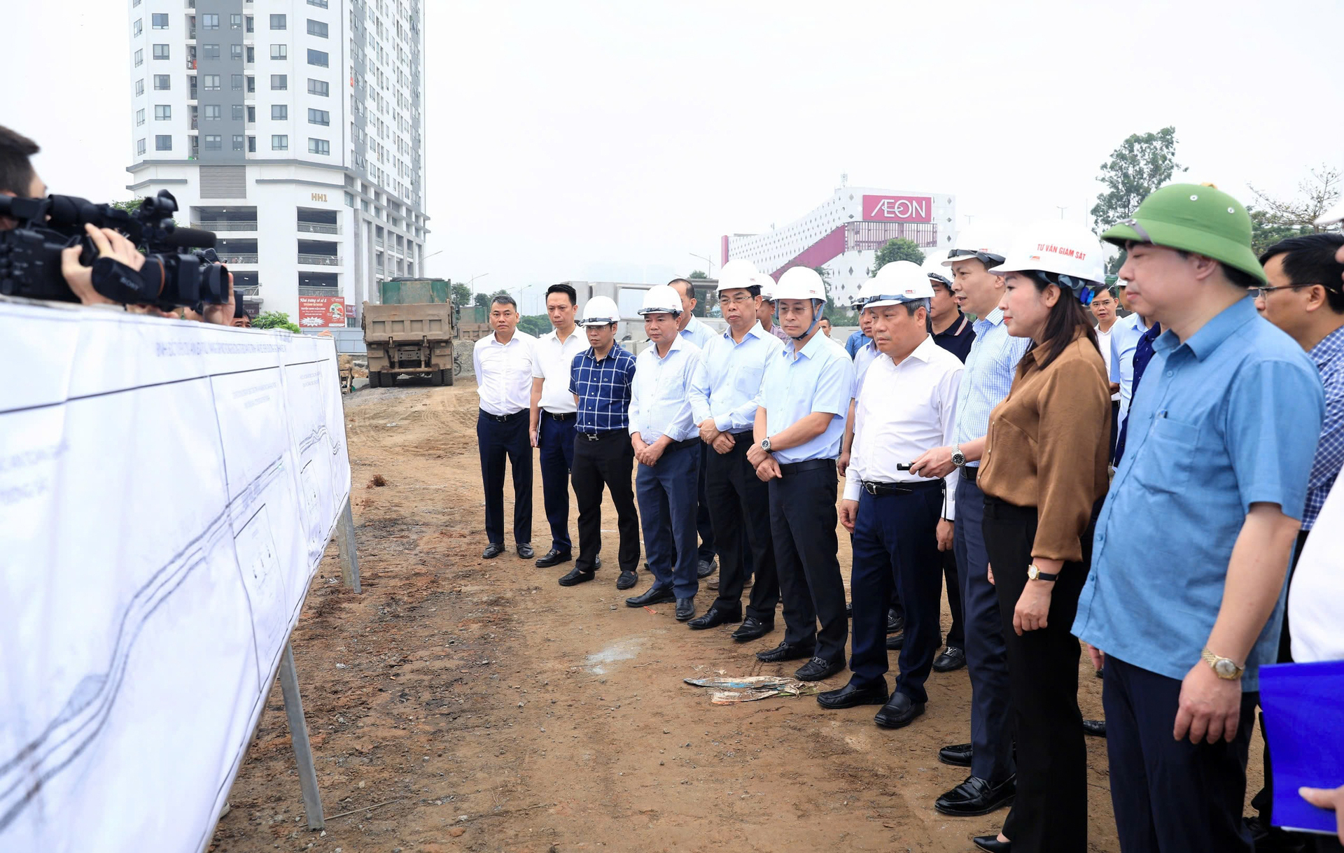 Toàn cảnh tuyến đường dài 5km dang dở suốt hơn 10 năm: Đang được đẩy nhanh tiến độ, kết nối loạt khu đô thị phía Tây Hà Nội - Ảnh 12.