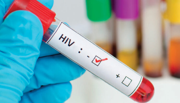 Một phụ nữ 56 tuổi nhiễm HIV kể lại: "Tôi giấu chồng suốt 5 năm, tôi đau đớn nhưng sợ bị bỏ rơi" - Ảnh 1.