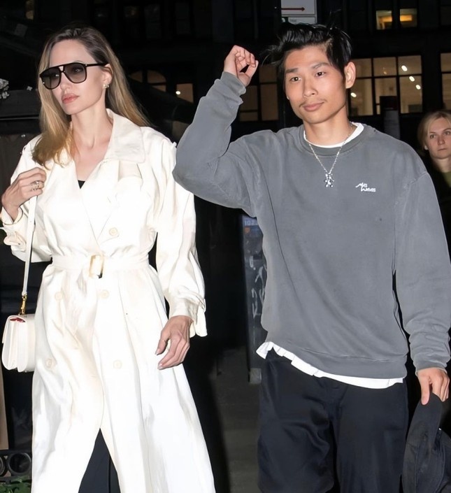 Hình ảnh gây náo loạn giữa tin Pax Thiên - con trai nuôi gốc Việt của Angelina Jolie vừa đột ngột qua đời vì ung thư- Ảnh 4.