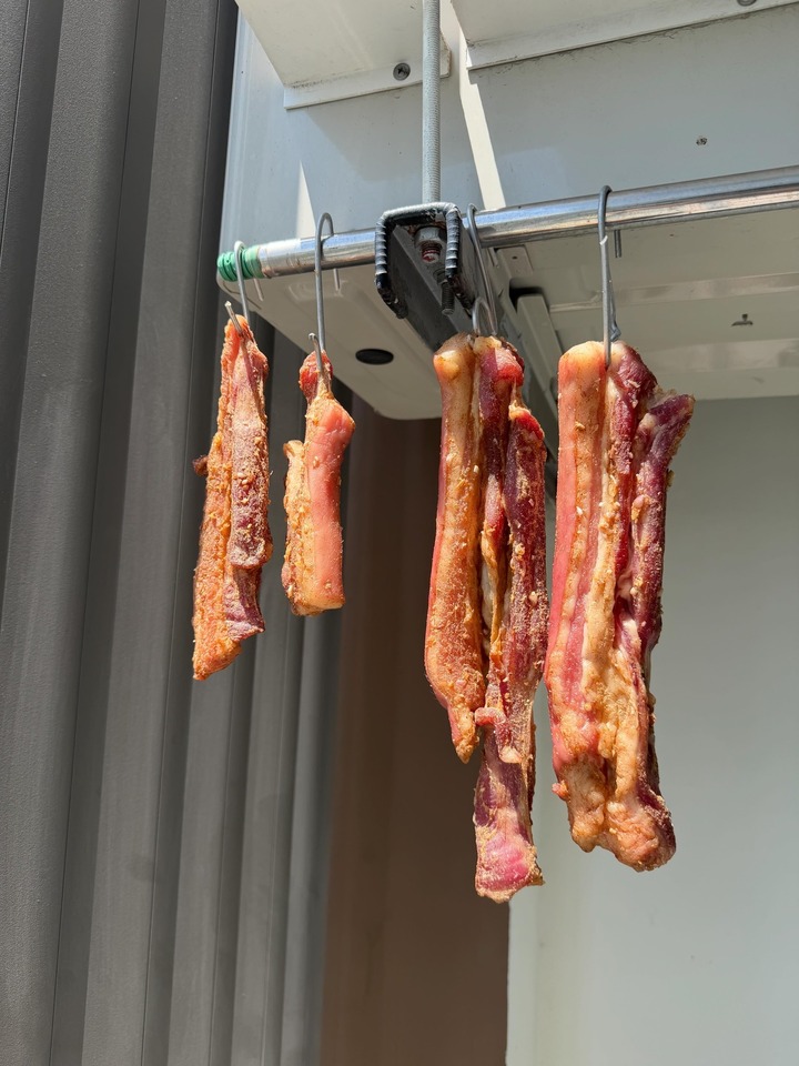 Nắng nóng đỉnh điểm, món thịt heo một nắng đang hot MXH: Trước khi đem phơi khô đừng quên các thao tác này!- Ảnh 4.